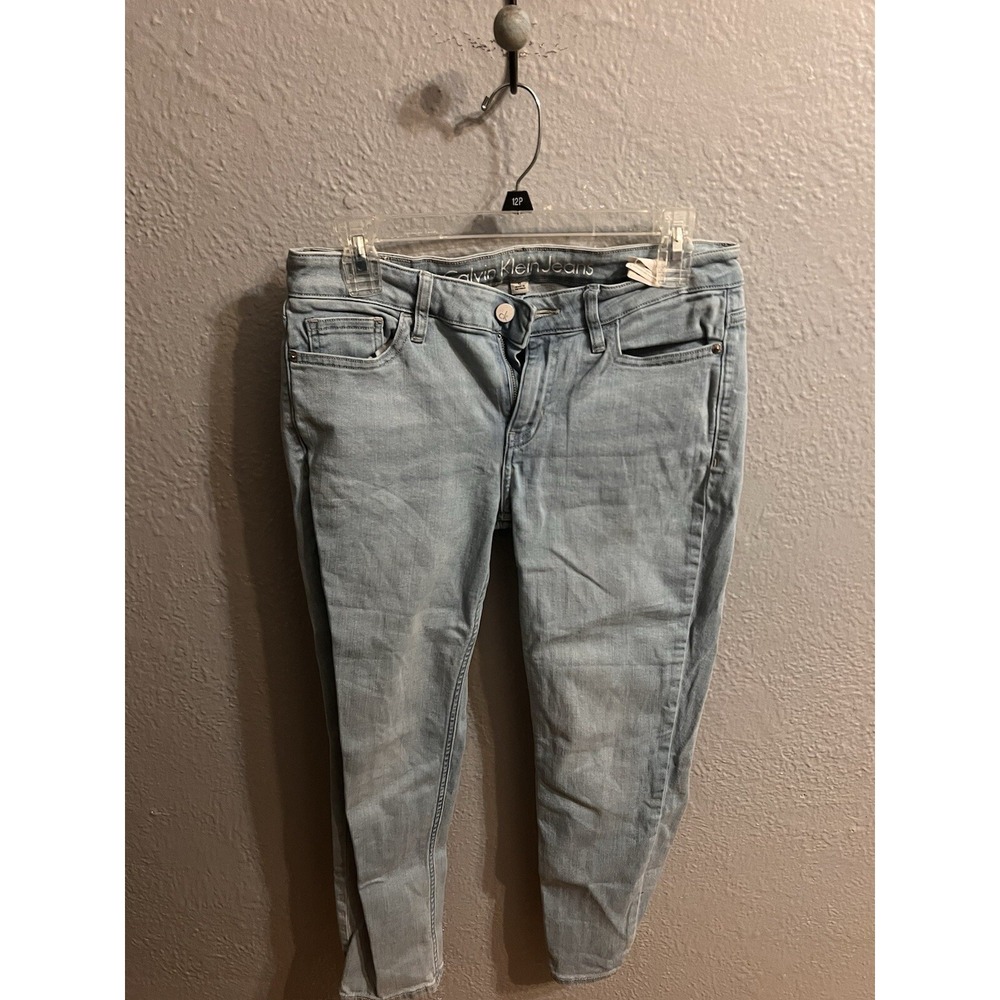 Calvin Klein Straight Leg Mid Rise Jean Women Size 8 Denim‎ Capri - Picture 2 of 9